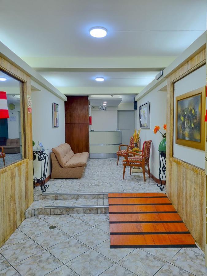 Hostal Solari Trujillo Zewnętrze zdjęcie