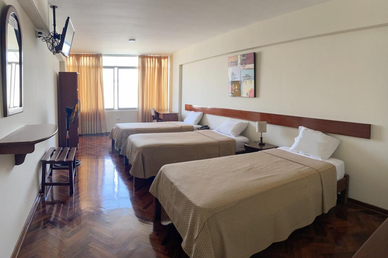 Hostal Solari Trujillo Zewnętrze zdjęcie