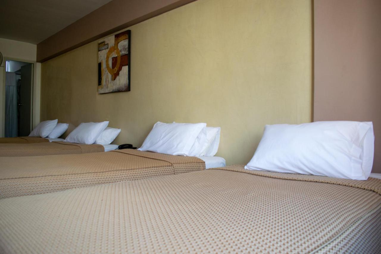 Hostal Solari Trujillo Zewnętrze zdjęcie