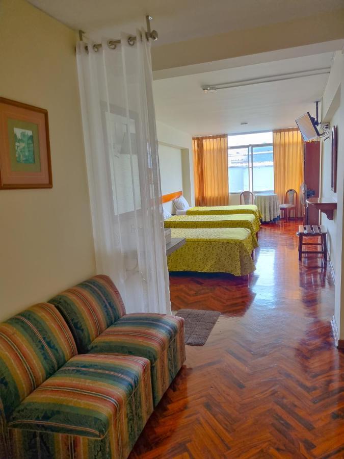 Hostal Solari Trujillo Zewnętrze zdjęcie