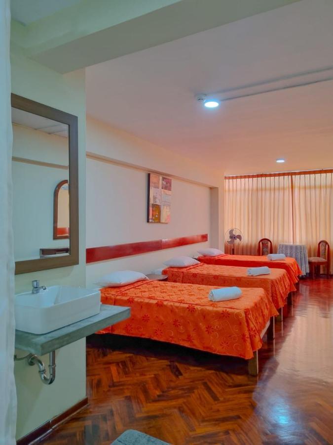 Hostal Solari Trujillo Zewnętrze zdjęcie