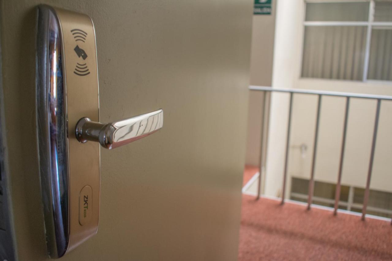 Hostal Solari Trujillo Zewnętrze zdjęcie